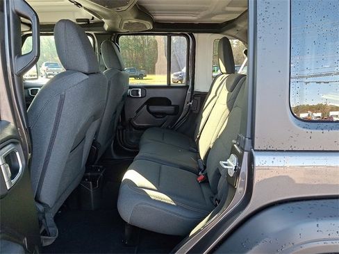 Used 2024 Jeep Wrangler Sport S image 10