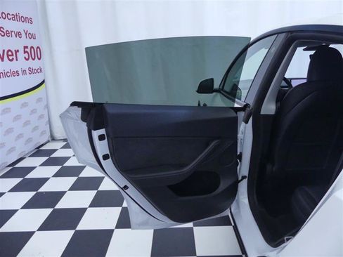 Used 2023 Tesla Model Y Long Range AWD/4WD image 25