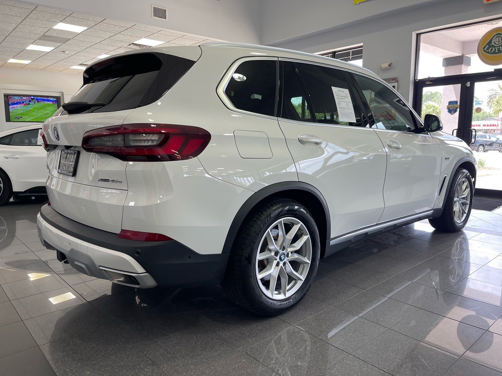 Used 2023 BMW X5 xDrive45e w/ Executive Package AWD/4WD image 5