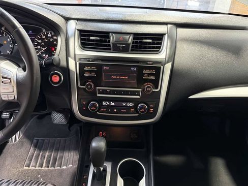 Used 2017 Nissan Altima 2.5 SV FWD image 18