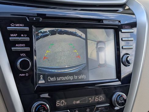 Used 2018 Nissan Murano SL w/ Moonroof Package image 10