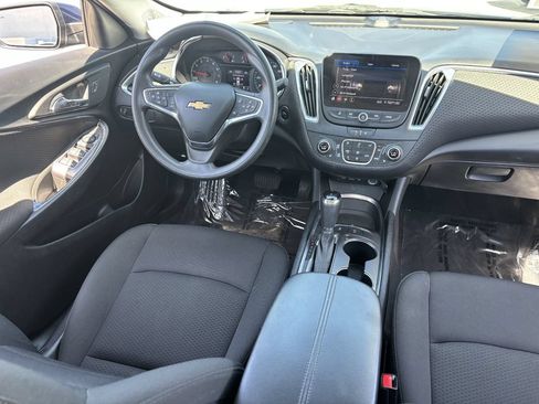 Used 2020 Chevrolet Malibu LT FWD image 12