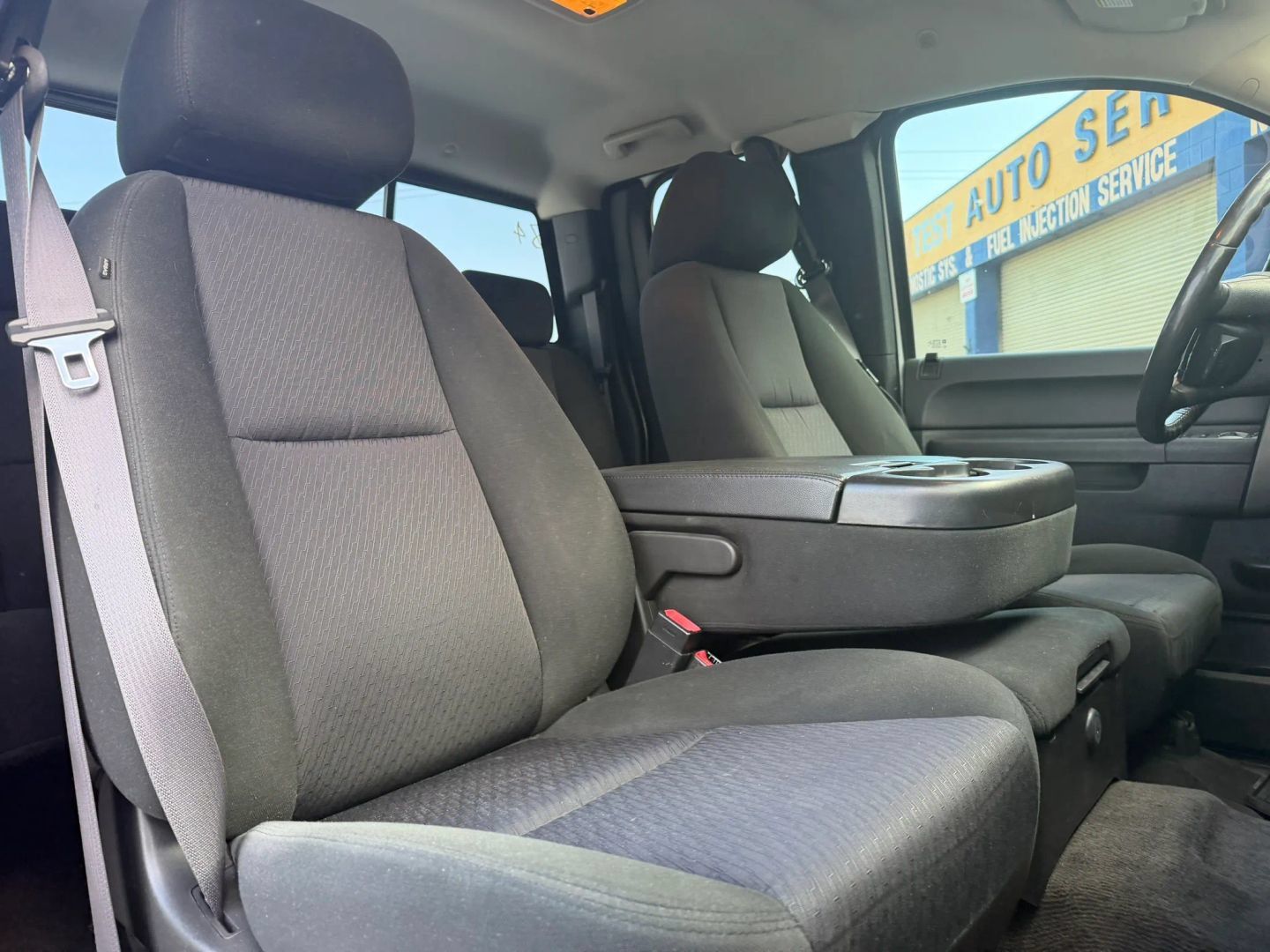 Used 2011 GMC Sierra 2500 SLE w/ SLE Preferred Package AWD/4WD image 15