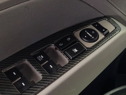 Used 2017 Hyundai Elantra SE image 27