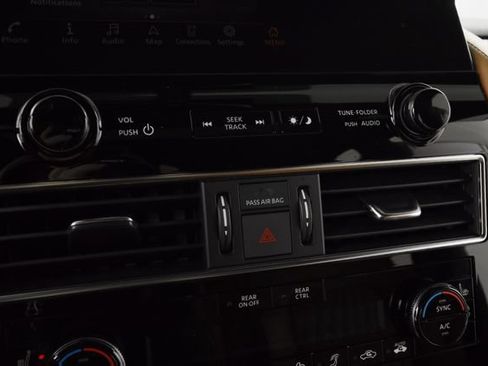 Used 2024 INFINITI QX80 Sensory AWD/4WD image 27
