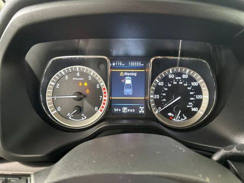 Used 2019 Nissan Titan SV image 17