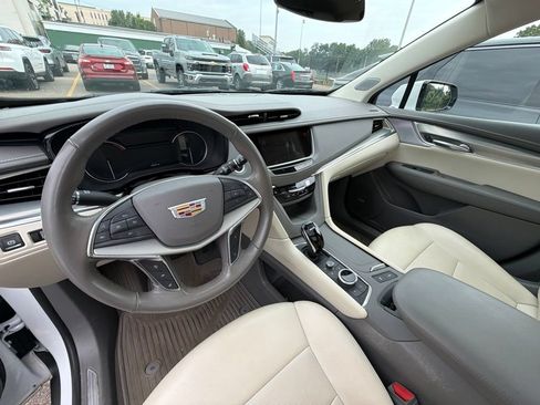 Used 2024 Cadillac XT5 Premium Luxury w/ LPO, Floor Liner Package AWD/4WD image 10