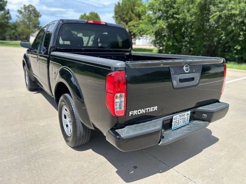Used 2019 Nissan Frontier S RWD image 8
