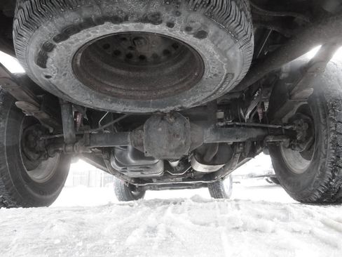 Used 2013 Nissan Frontier SV image 33