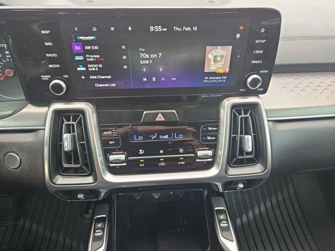 Used 2023 Kia Sorento S w/ Panoramic Sunroof Package image 15