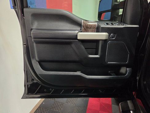Used 2018 Ford F250 Lariat w/ Lariat Value Package AWD/4WD image 32