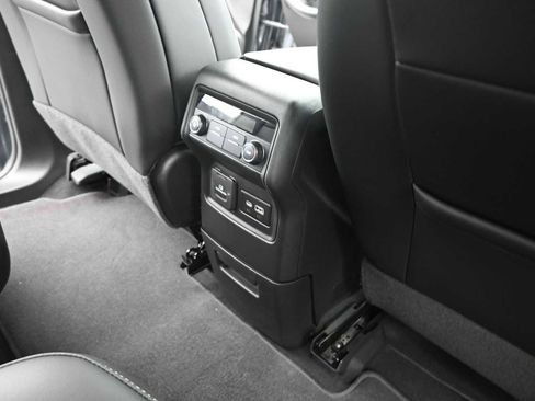 Used 2022 GMC Acadia SLT w/ LPO, Roadside Safety Package AWD/4WD image 26