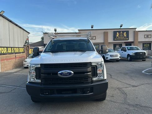 Used 2019 Ford F250 XL w/ Power Equipment Group RWD image 5