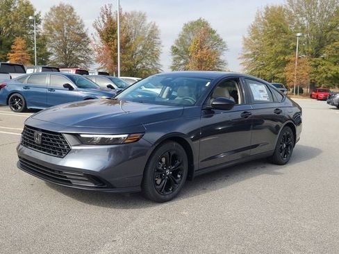 New 2025 Honda Accord SE image 3