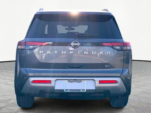 New 2025 Nissan Pathfinder SL image 4