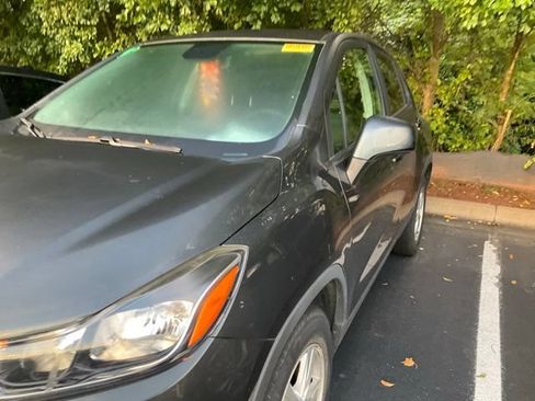 Used 2020 Chevrolet Trax LS w/ Tint and Cruise Package FWD image 8