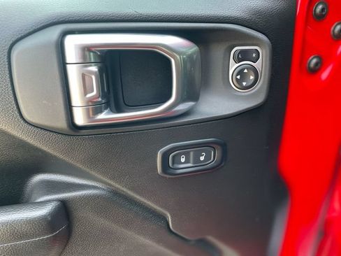 Used 2025 Jeep Wrangler Unlimited Sport AWD/4WD image 15