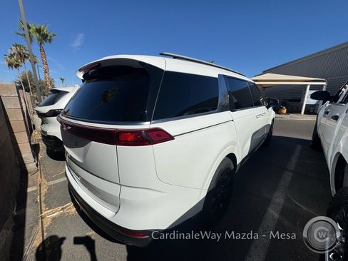 Used 2024 Kia Carnival SX FWD image 4