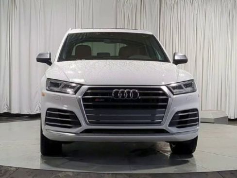 Used 2018 Audi SQ5 Premium Plus w/ Navigation Package image 3