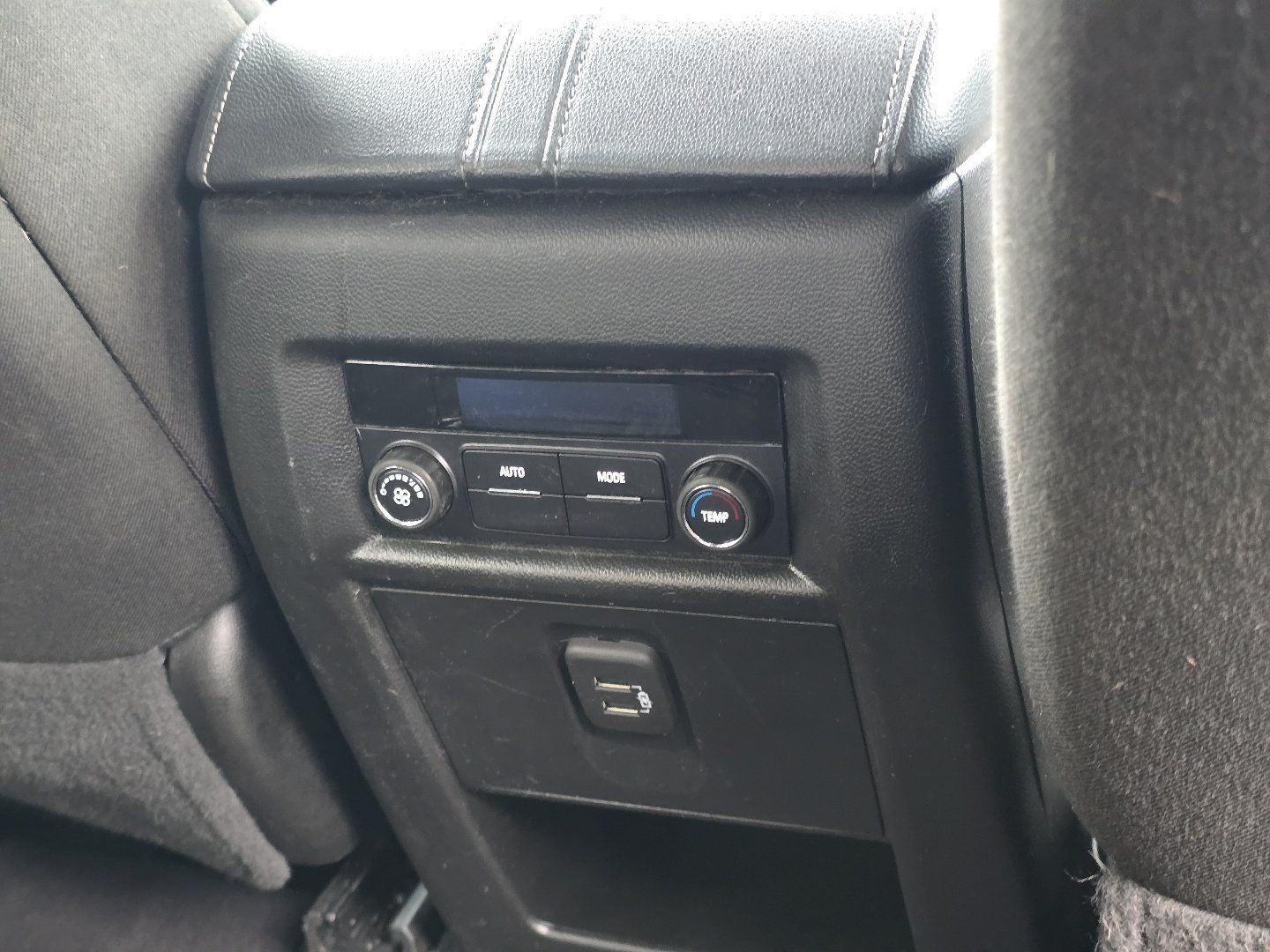 Used 2023 Chevrolet Traverse LT FWD image 31