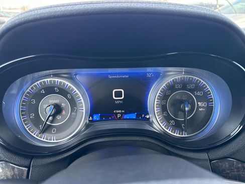 Used 2023 Chrysler 300 Touring L w/ Popular Equipment Group image 17