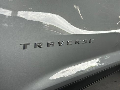 Used 2024 Chevrolet Traverse LT AWD/4WD image 34