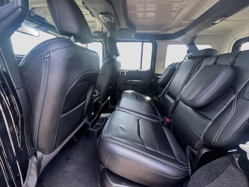 Used 2023 Jeep Wrangler Unlimited Sahara w/ Cold Weather Group AWD/4WD image 27