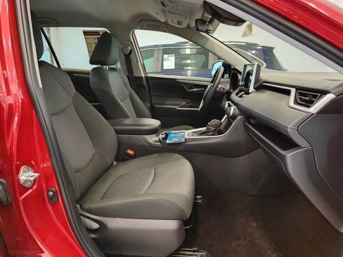 Used 2025 Toyota RAV4 XLE FWD image 14