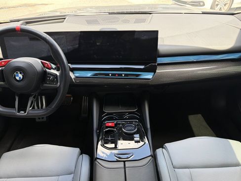 Used 2025 BMW M5 w/ Carbon Package AWD/4WD image 17