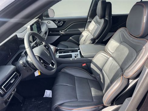 New 2026 Lincoln Aviator Black Label w/ Jet Appearance Package image 9