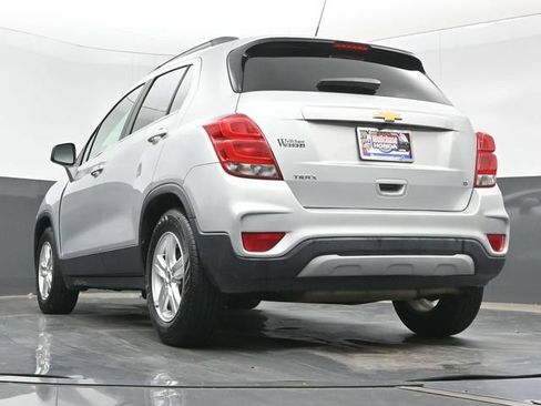 Used 2020 Chevrolet Trax LT FWD image 25