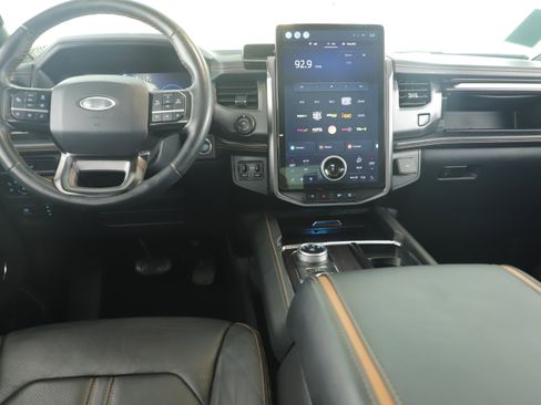 Used 2023 Ford Expedition Platinum image 15