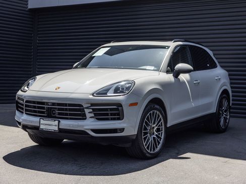 Certified 2022 Porsche Cayenne Platinum Edition AWD/4WD image 1