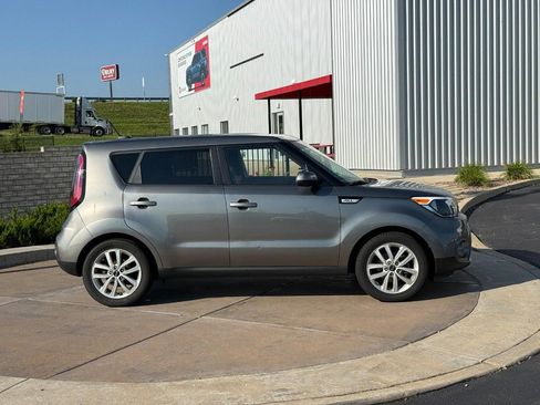 Used 2019 Kia Soul + FWD image 2