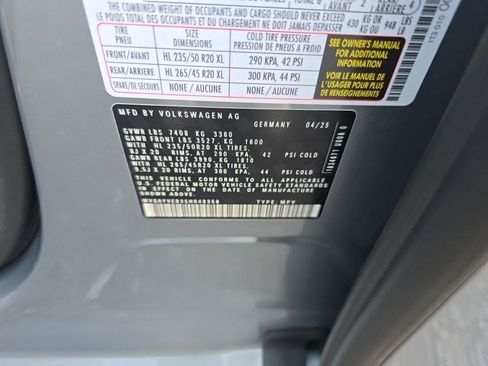 Used 2025 Volkswagen ID. Buzz 1st Edition AWD/4WD image 21