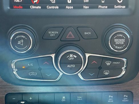 Used 2018 RAM 1500 Laramie w/ Convenience Group AWD/4WD image 35