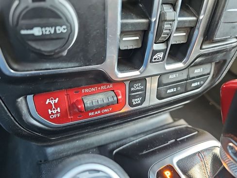 Used 2020 Jeep Gladiator Rubicon w/ LED Lighting Group AWD/4WD image 25