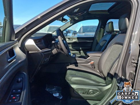 New 2026 Jeep Grand Cherokee Laredo image 7