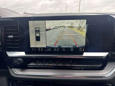 Used 2024 Chevrolet Silverado 2500 High Country w/ Technology Package image 17