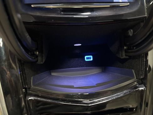 Used 2019 Cadillac Escalade Premium Luxury image 26