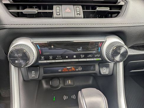 Used 2025 Toyota RAV4 XLE Premium image 25