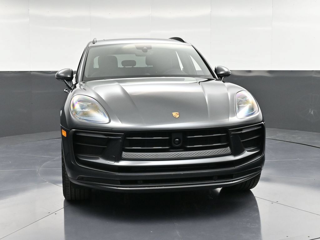 Certified 2026 Porsche Macan AWD/4WD image 11