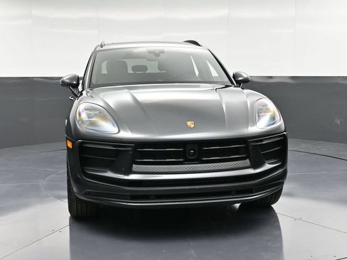 Certified 2026 Porsche Macan AWD/4WD image 11