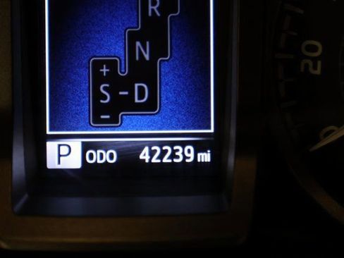 Used 2023 Toyota Tacoma TRD Off-Road image 16