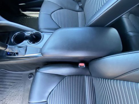 Certified 2020 Toyota Camry SE FWD image 20