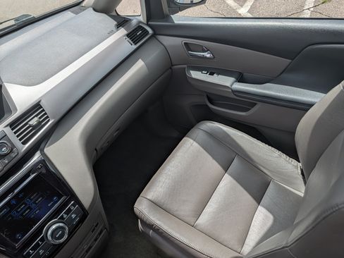 Used 2016 Honda Odyssey EX-L image 11