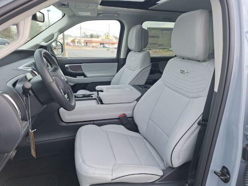 New 2026 Ford Expedition Platinum w/ Platinum Ultimate Package image 4