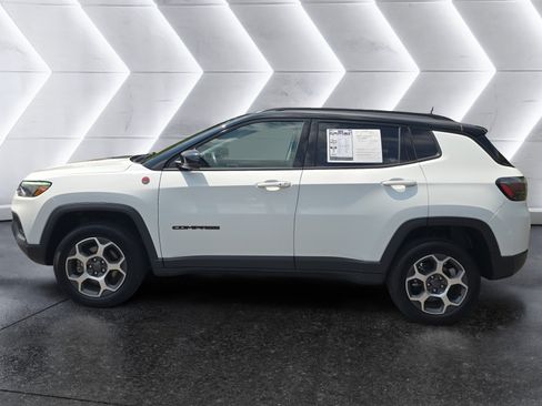 Used 2022 Jeep Compass Trailhawk w/ Trailhawk Elite Group AWD/4WD image 2