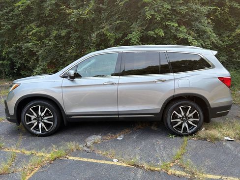 Used 2019 Honda Pilot Elite image 3