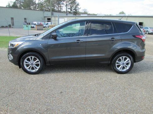 Used 2017 Ford Escape SE image 33